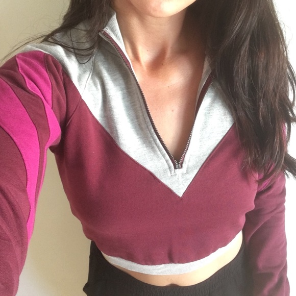 Urban Outfitters Sweaters - URBAN OUTFITTERS CROPPED SWEATER